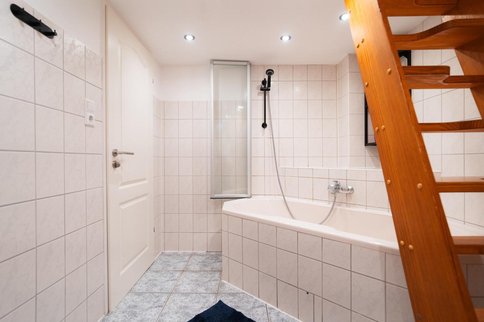 Adventure Apartment - Hochebene, Terrasse & Top Lage Bremerhaven Esterno foto