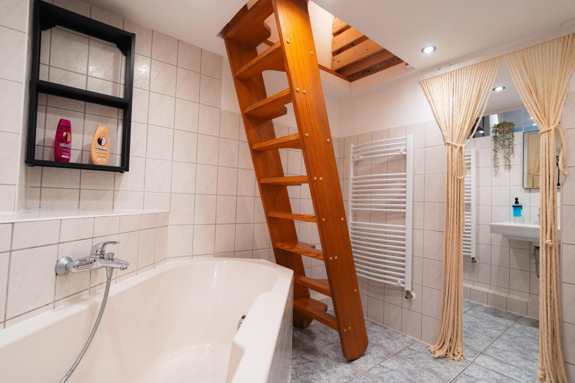 Adventure Apartment - Hochebene, Terrasse & Top Lage Bremerhaven Esterno foto